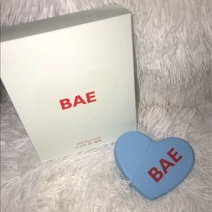 KKW HEARTS BAE